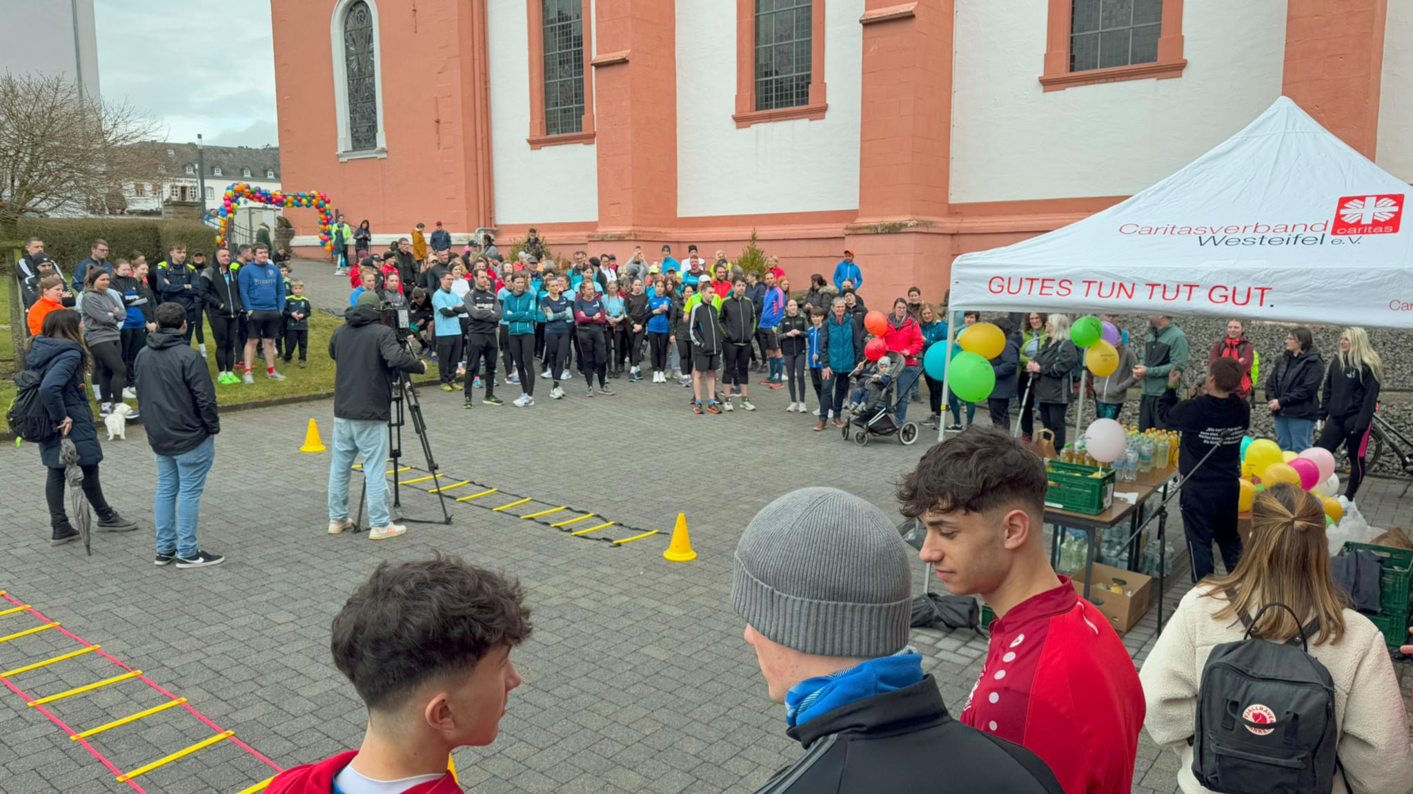 Läufer vor der Basilika
