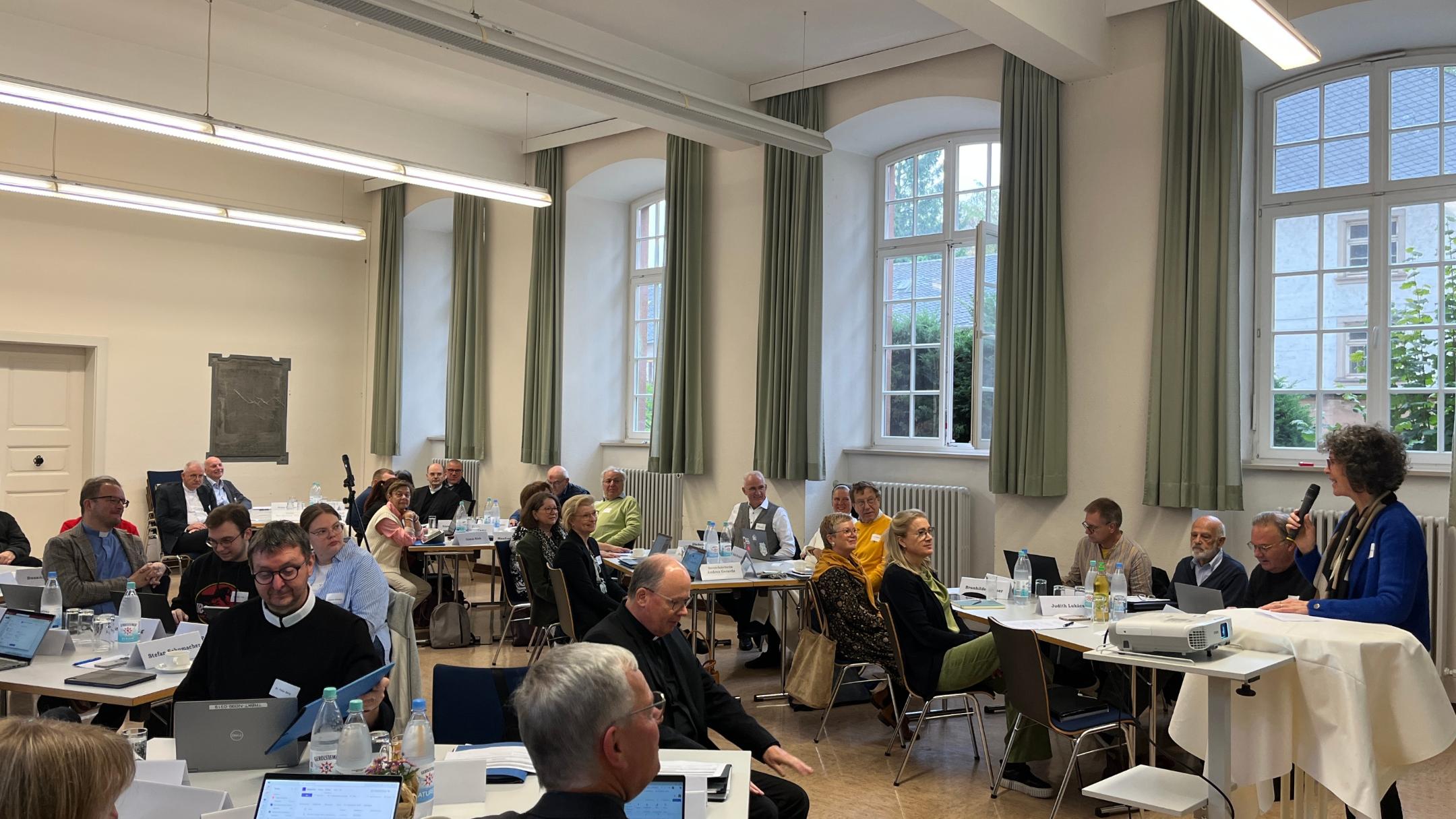 Dr. Elfriede Franz eröffnete den Tag mit einem geistlichen Impuls