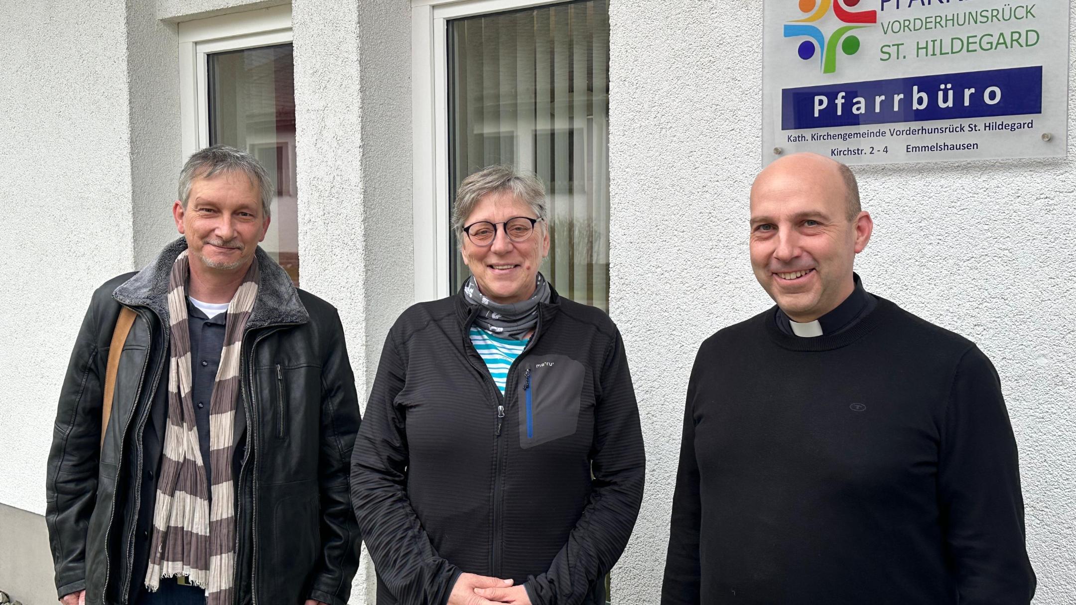 Dr. Jens Werner, Petra Kollmar und Pfarrer Christian Adams