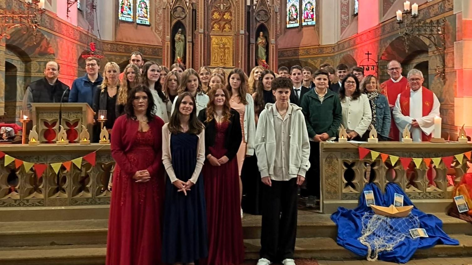 30 Jugendliche wurden in Rheinböllen gefirmt.